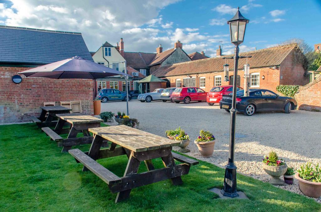 The Green Dragon Hotel Market Lavington Exterior photo